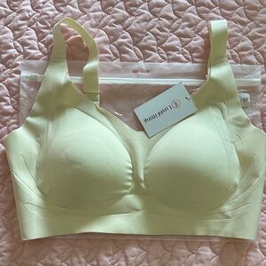 Lush Fitting Wireless Bra NWT